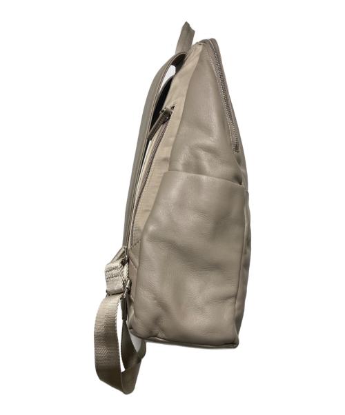 GALLARDA GALANTE（ガリャルダガランテ）GALLARDA GALANTE (ガリャルダガランテ) レザーバックパック グレージュの古着・服飾アイテム