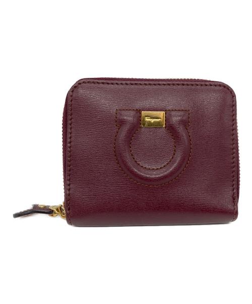 Salvatore Ferragamo（サルヴァトーレ フェラガモ）Salvatore Ferragamo (サルヴァトーレ フェラガモ) ガンチーニ 2つ折りラウンドジップ財布 バーガンディーの古着・服飾アイテム