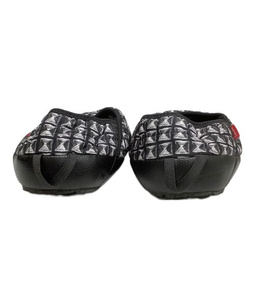SUPREME（シュプリーム）Supreme (シュプリーム) THE NORTH FACE (ザ ノース フェイス) Studded Traction Mule ホワイト×ブラック サイズ:29cmの古着・服飾アイテム