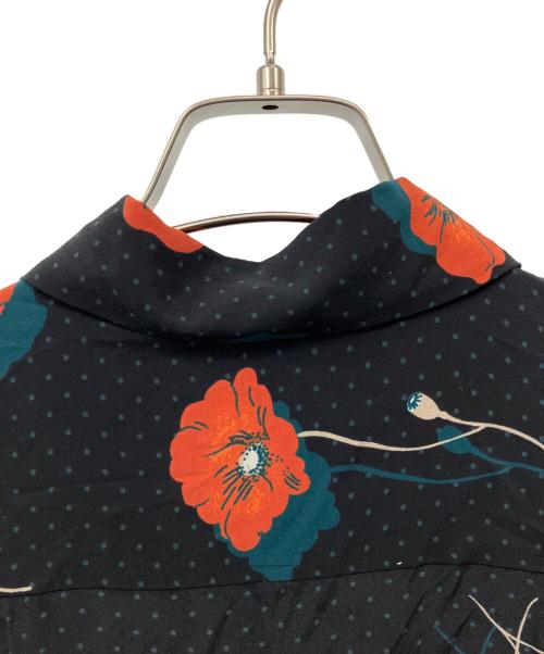 equipment femme（エキップモン フェム）equipment femme (エキップモン フェム) シルク花柄ブラウス ブラック サイズ:Sの古着・服飾アイテム