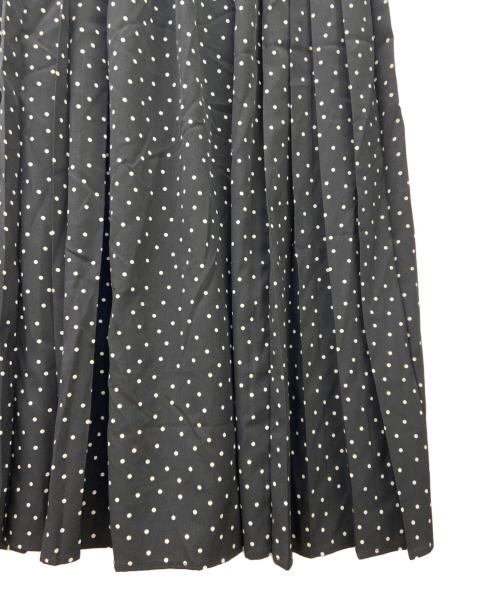 SHIPS（シップス）SHIPS (シップス) ドット 花柄 サイド プリーツ フレンチスリーブ ワンピース ブラック サイズ:Sの古着・服飾アイテム