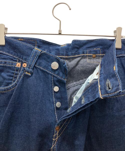 LEVI'S（リーバイス）LEVI'S (リーバイス) シンチバックデニムパンツ ブラック サイズ:W31の古着・服飾アイテム