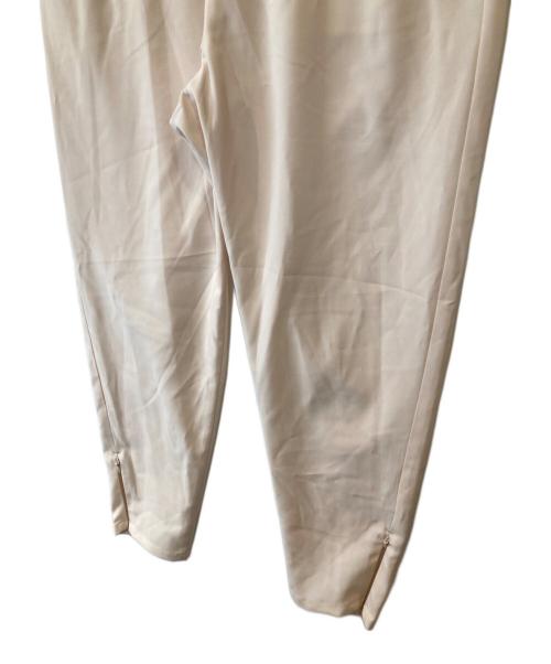 THE HOLIDAY CLOSET（ザ ホリディ クローゼット）THE HOLIDAY CLOSET (ザ ホリディ クローゼット) ウエストゴムテーパードパンツ ベージュ サイズ:36の古着・服飾アイテム