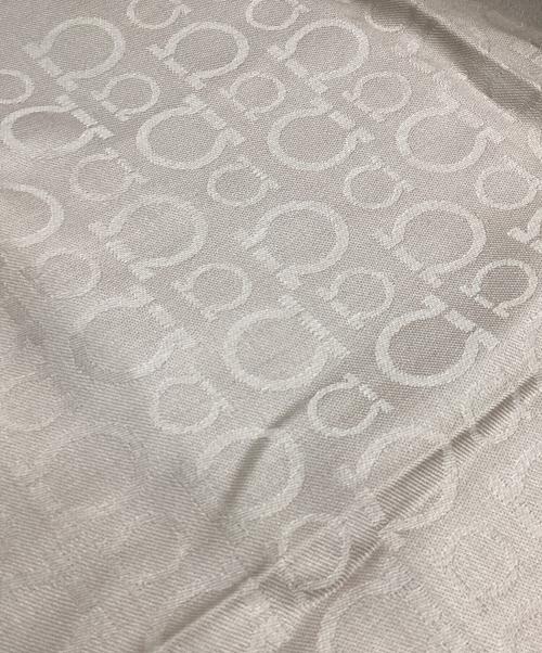 Salvatore Ferragamo（サルヴァトーレ フェラガモ）Salvatore Ferragamo (サルヴァトーレ フェラガモ) ガンチーニシルク混ストール ベージュの古着・服飾アイテム