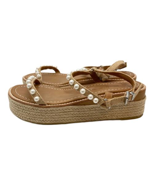 TSURU by MARIKO OIKAWA（ツルバイマリコオイカワ）TSURU by MARIKO OIKAWA (ツルバイマリコオイカワ) パール ウェッジ ソール サンダル ベージュ サイズ:38の古着・服飾アイテム