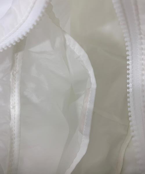 BETTER THAN GOOD（ベターザングッド）BETTER THAN GOOD (ベターザングッド) PADDED ROUND BAG ホワイト サイズ:-の古着・服飾アイテム