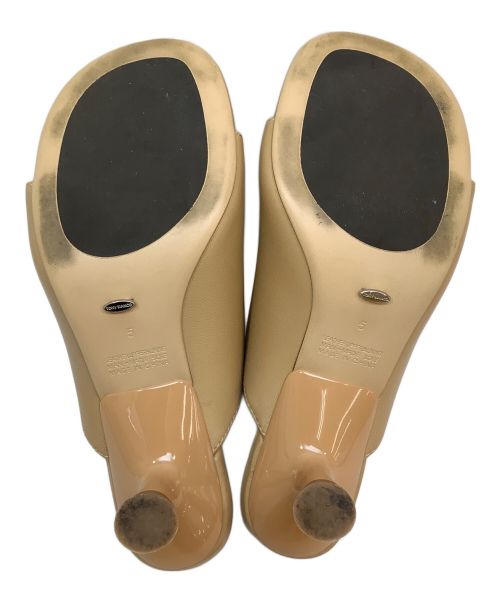 TONY BIANCO（トニービアンコ）TONY BIANCO (トニービアンコ) KORAサンダル ベージュ サイズ:5の古着・服飾アイテム