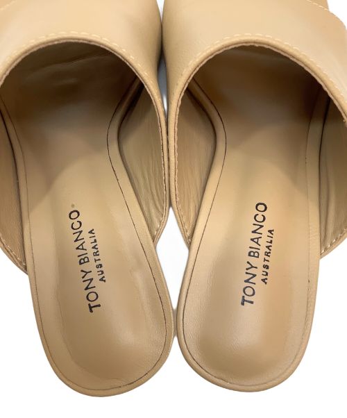 TONY BIANCO（トニービアンコ）TONY BIANCO (トニービアンコ) KORAサンダル ベージュ サイズ:5の古着・服飾アイテム