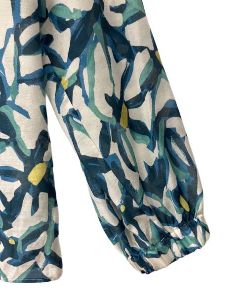 TOMORROW LAND collection（トゥモローランドコレクション）TOMORROW LAND collection (トゥモローランドコレクション) マギーフラワープリント ギャザースタンドカラーブラウス ブルー サイズ:36の古着・服飾アイテム