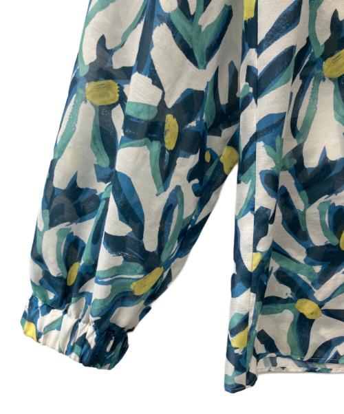 TOMORROW LAND collection（トゥモローランドコレクション）TOMORROW LAND collection (トゥモローランドコレクション) マギーフラワープリント ギャザースタンドカラーブラウス ブルー サイズ:36の古着・服飾アイテム