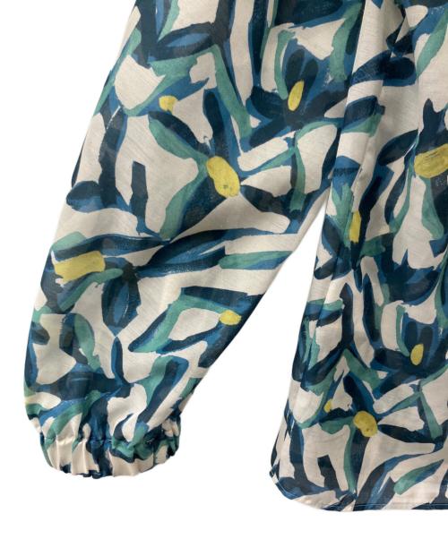 TOMORROW LAND collection（トゥモローランドコレクション）TOMORROW LAND collection (トゥモローランドコレクション) マギーフラワープリント ギャザースタンドカラーブラウス ブルー サイズ:36の古着・服飾アイテム