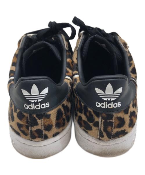 adidas（アディダス）adidas (アディダス) スニーカー ベージュ サイズ:26.5の古着・服飾アイテム