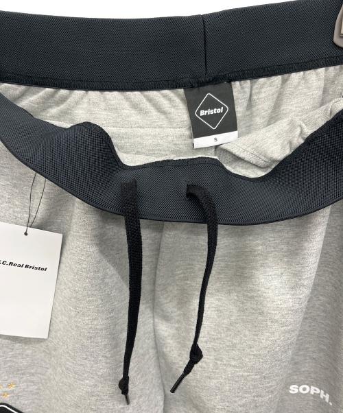 F.C.R.B.（エフシーレアルブリストル）F.C.R.B. (エフシーレアルブリストル) RELAX FIT PANTS グレー サイズ:S 未使用品の古着・服飾アイテム