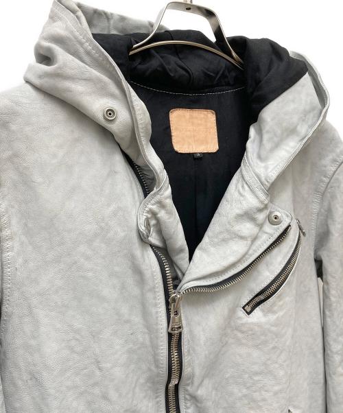 ISAMU KATAYAMA BACKLASH（イサムカタヤマ・バックラッシュ）ISAMU KATAYAMA BACKLASH (イサムカタヤマ・バックラッシュ) JAPAN CALF NATURAL DYED アイスグレー サイズ:Lの古着・服飾アイテム