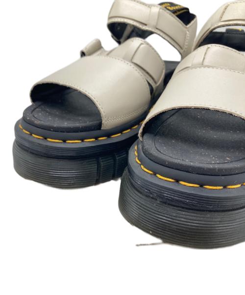 Dr.Martens（ドクターマーチン）Dr.Martens (ドクターマーチン) RICKI 3 STRAP サンダル グレー×ブラック サイズ:UK5　EU38の古着・服飾アイテム