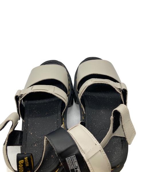 Dr.Martens（ドクターマーチン）Dr.Martens (ドクターマーチン) RICKI 3 STRAP サンダル グレー×ブラック サイズ:UK5　EU38の古着・服飾アイテム