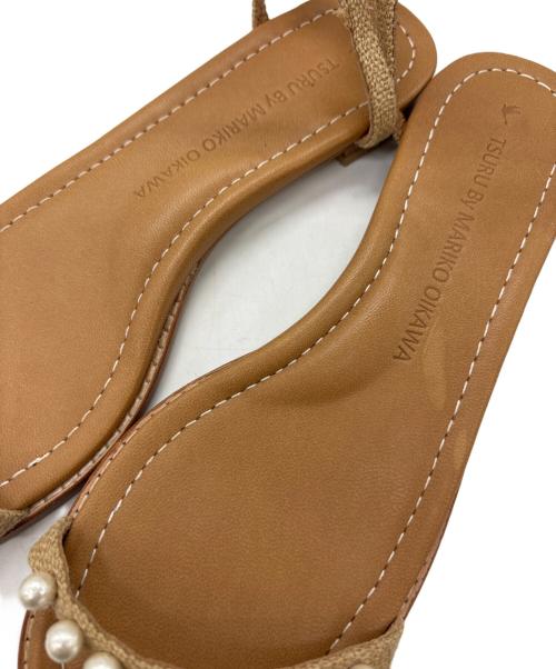 TSURU by MARIKO OIKAWA（ツルバイマリコオイカワ）Tsuru by Mariko Oikawa (ツルバイマリコオイカワ) パールフラットサンダル ベージュ サイズ:36の古着・服飾アイテム