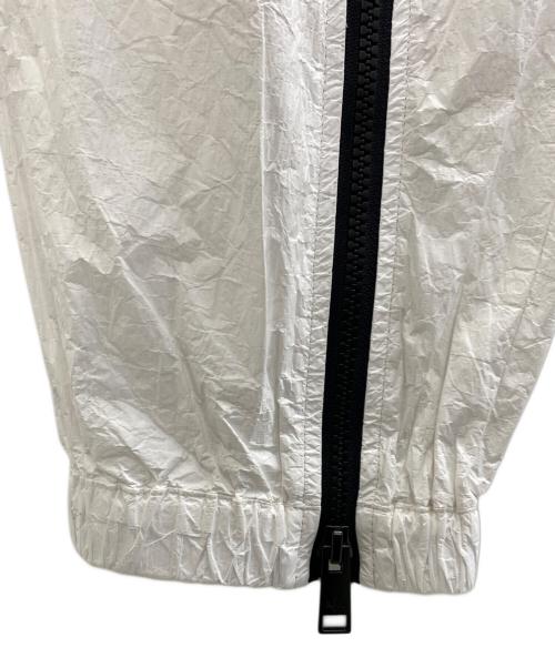 ARMANI EXCHANGE（アルマーニ エクスチェンジ）ARMANI EXCHANGE (アルマーニ エクスチェンジ) BEATS White Jogger Pants ホワイト サイズ:81cmの古着・服飾アイテム