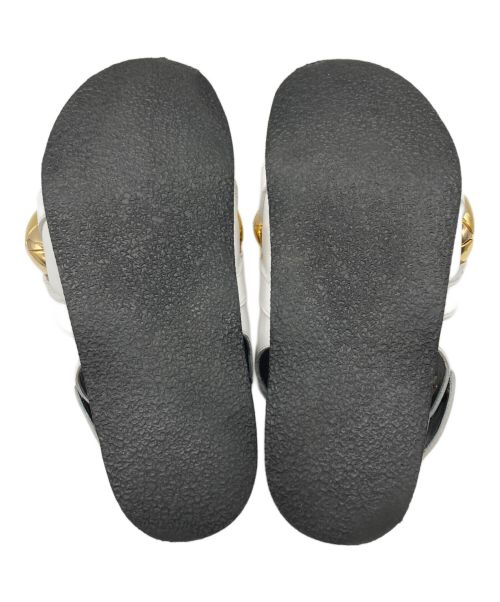 J.W.ANDERSON（ジェイダブリューアンダーソン）J.W.ANDERSON (ジェイダブリューアンダーソン) チェーンバックストラップサンダル ホワイト サイズ:22.5㎝の古着・服飾アイテム