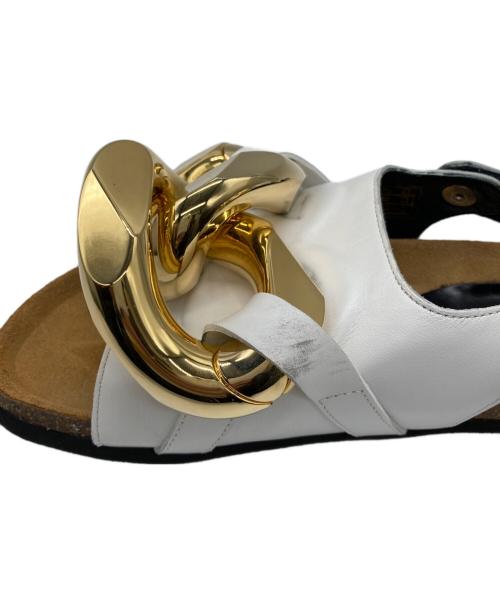 J.W.ANDERSON（ジェイダブリューアンダーソン）J.W.ANDERSON (ジェイダブリューアンダーソン) チェーンバックストラップサンダル ホワイト サイズ:22.5㎝の古着・服飾アイテム