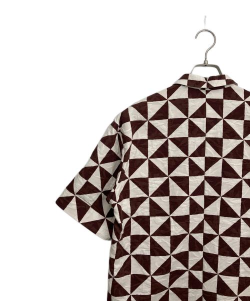 6(ROKU) BEAUTY&YOUTH（ロク ビューティーアンドユース）6(ROKU) BEAUTY&YOUTH (ロク ビューティーアンドユース) KIKAGAKU PRINT SHIRT ブラウン サイズ:Freeの古着・服飾アイテム