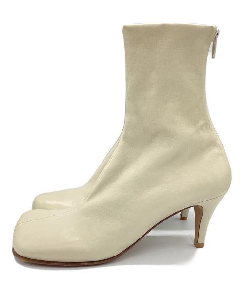 BOTTEGA VENETA（ボッテガベネタ）BOTTEGA VENETA (ボッテガベネタ) アンクルブーツ ホワイト サイズ:38の古着・服飾アイテム