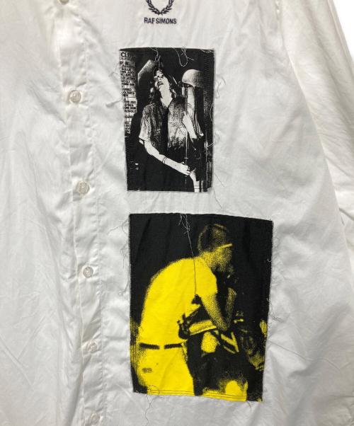 FRED PERRY（フレッドペリー）FRED PERRY (フレッドペリー) RAF SIMONS (ラフシモンズ) 100 CLUBパッチシャツ ホワイト サイズ:xsの古着・服飾アイテム