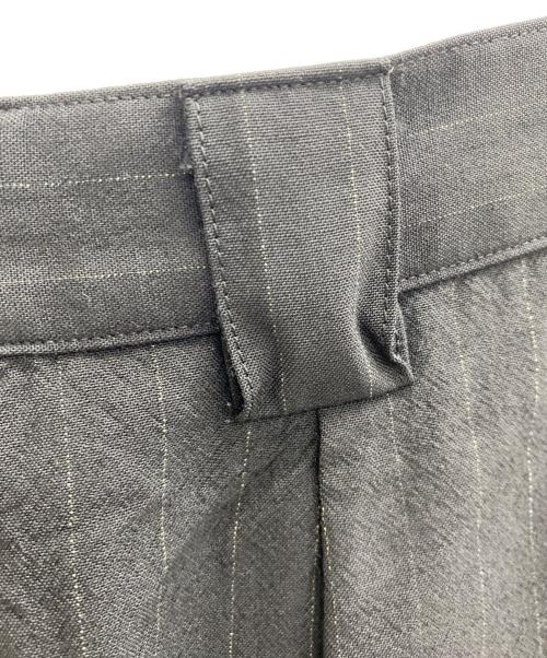 MARGARET HOWELL（マーガレットハウエル）MARGARET HOWELL (マーガレットハウエル) COLOURED STRIPE WOOL TROPICALスラックス ブラック サイズ:Sの古着・服飾アイテム