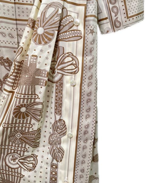 HERMES（エルメス）HERMES (エルメス) Les Rubans du Cheval/シルク プリーツ ドレスワンピース ベージュ サイズ:34の古着・服飾アイテム