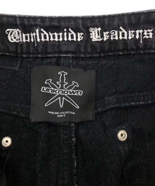 Unknown london（アンノウンロンドン）Unknown london (アンノウンロンドン) DARK GREY WASHED ANGEL GRAPHIC DENIM ブラック サイズ:Sの古着・服飾アイテム