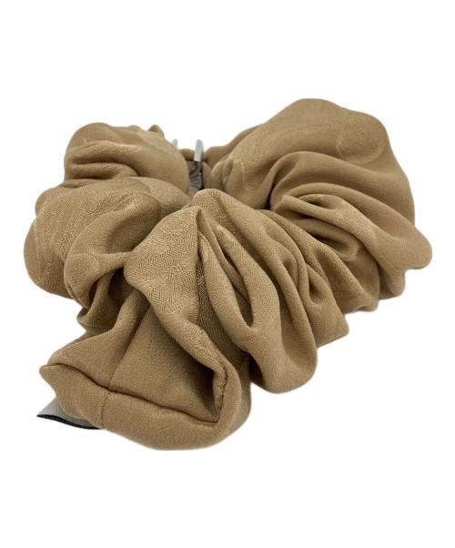 CELINE（セリーヌ）CELINE (セリーヌ) シュシュ マキシ トリオンフ ベージュの古着・服飾アイテム