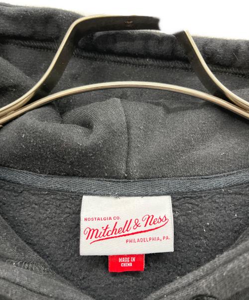 MITCHELL & NESS（ミッチェルアンドネス）MITCHELL & NESS (ミッチェルアンドネス) CHICAGO BULLS　パーカー ブラック サイズ:Lの古着・服飾アイテム