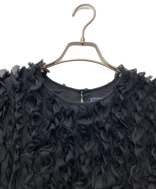 SEVEN TEN by MIHO KAWAHITO（セブン テン バイ ミホ カワヒト）SEVEN TEN by MIHO KAWAHITO (セブン テン バイ ミホ カワヒト) ソフトオーガンジーフリルトップ ブラック サイズ:Ｓの古着・服飾アイテム