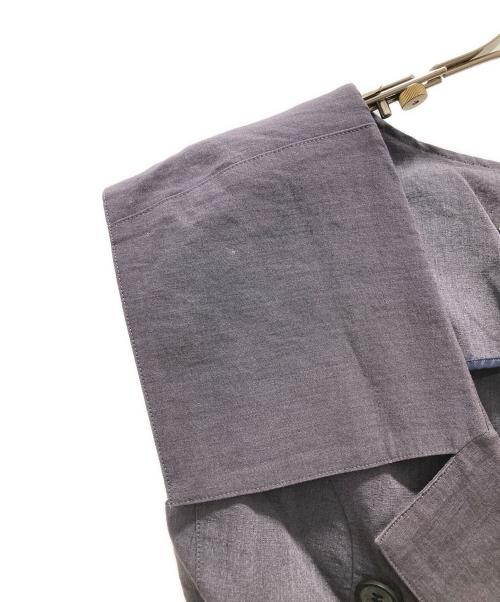 AKIRA NAKA（アキラナカ）AKIRA NAKA (アキラナカ) Consuelo ベルテッド ノースリーブ シャツ グレー サイズ:1の古着・服飾アイテム