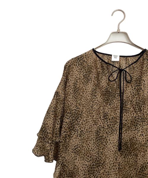 IENA LA BOUCLE（イエナ ラ ブークル）IENA LA BOUCLE (イエナ ラ ブークル) レオパードフリルスリーブブラウス ブラウン サイズ:Freeの古着・服飾アイテム
