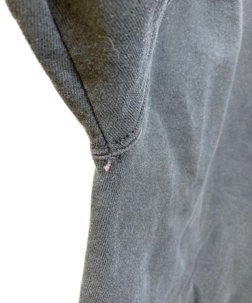 GUESS（ゲス）GUESS (ゲス) レザーパッチクルーネックスウェット ブラック サイズ:XLの古着・服飾アイテム