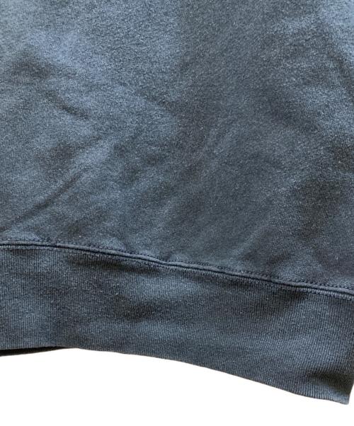 GUESS（ゲス）GUESS (ゲス) レザーパッチクルーネックスウェット ブラック サイズ:XLの古着・服飾アイテム