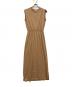 AURALEE（オーラリー）の古着「LUSTER PLAITING SLEEVELES LONG ONE-PIECE」｜ベージュ
