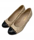 CHANELシャネル）の古着「ココマーク マトラッセ パンプス」｜ベージュ