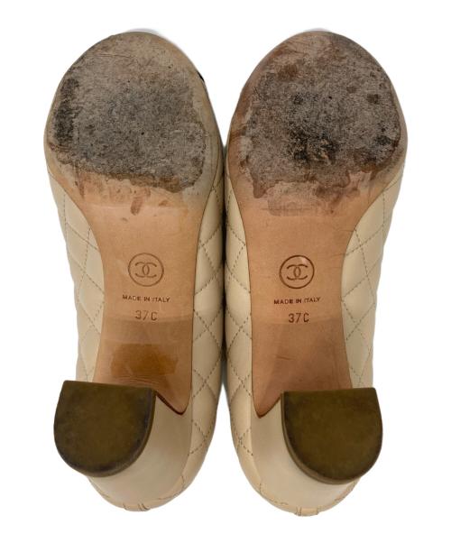 CHANEL（シャネル）CHANEL (シャネル) ココマーク マトラッセ パンプス ベージュ サイズ:37Cの古着・服飾アイテム
