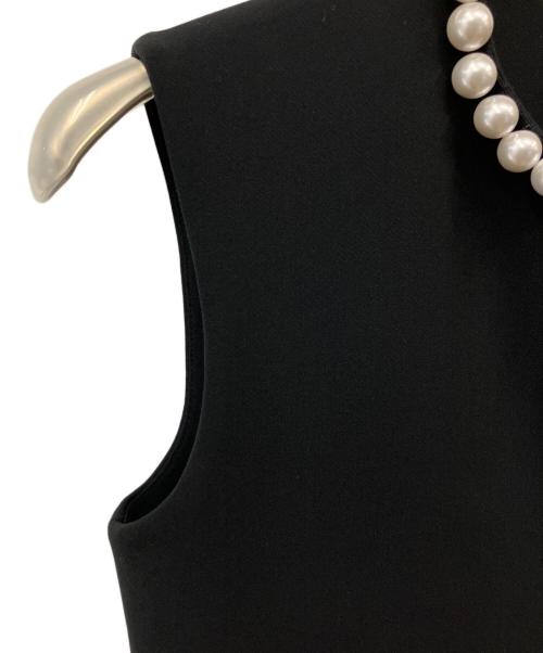 YOKO CHAN（ヨーコチャン）YOKO CHAN (ヨーコチャン) パールスリットネックノースリーブワンピース ブラック サイズ:36の古着・服飾アイテム