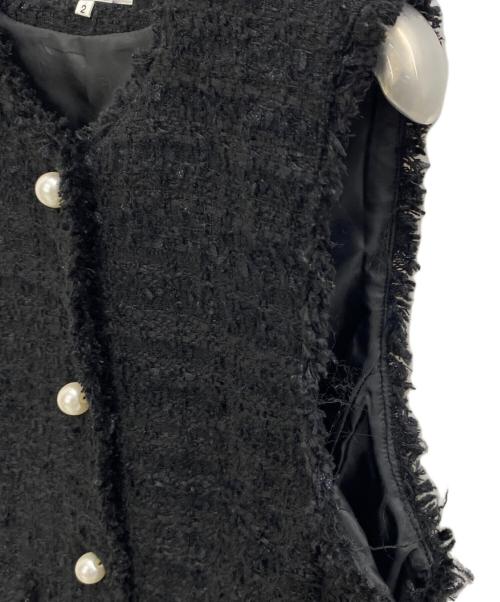 ARPEGE STORY（アルページュストーリー）ARPEGE STORY (アルページュストーリー) パールボタンツイードペプラムジレ ブラック サイズ:2の古着・服飾アイテム