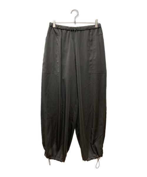 23区（ニジュウサンク）23区 (ニジュウサンク) スムースサテン パラシュートパンツ　PRWOCM0607 グレー サイズ:38の古着・服飾アイテム
