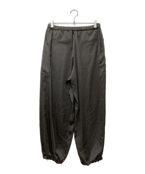 23区（ニジュウサンク）23区 (ニジュウサンク) スムースサテン パラシュートパンツ　PRWOCM0607 グレー サイズ:38の古着・服飾アイテム