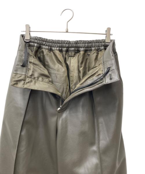 MAISON SPECIAL（メゾンスペシャル）MAISON SPECIAL (メゾンスペシャル) Recycle Leather Pin Tuck Wide Pants　11232461218 ブラウンの古着・服飾アイテム