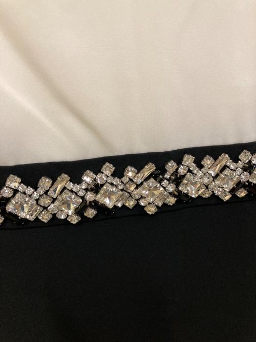 GRACE CLASS（グレースクラス）GRACE CLASS (グレースクラス) ラッフルイレギュラーヘムワンピース ホワイト×ブラック サイズ:SIZE 36の古着・服飾アイテム