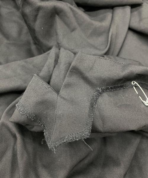 ISSEY MIYAKE（イッセイミヤケ）ISSEY MIYAKE (イッセイミヤケ) ウールギャバジン ラップテーパードパンツ ブラック サイズ:1の古着・服飾アイテム