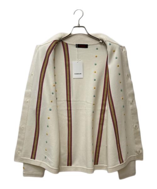 CABAN（キャバン）CABAN (キャバン) コットンカシミヤ エンブロイダリーポロカーディガン 59-02-41-02001 ベージュ サイズ:L 未使用品の古着・服飾アイテム