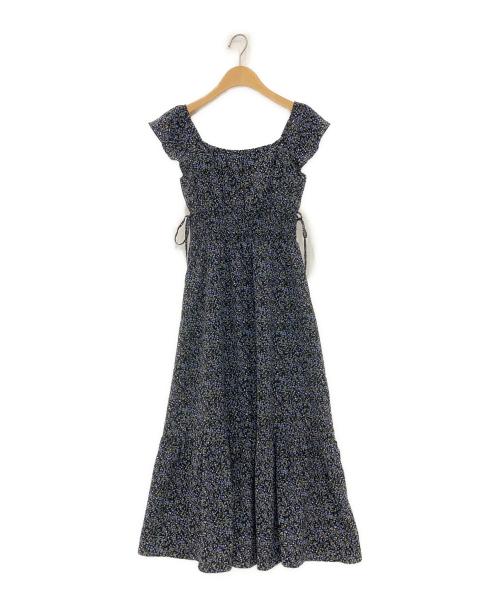 U by SPICK&SPAN（ユー バイ スピック＆スパン）U by Spick&Span (ユー バイ スピック＆スパン) フラワープリントシャーリングワンピース ブラック サイズ:-の古着・服飾アイテム