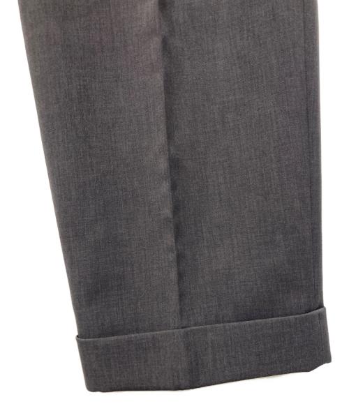 MARW UNITED ARROWS（マルゥ ユナイテッドアローズ）MARW UNITED ARROWS (マルゥ ユナイテッドアローズ) タック ワイドパンツ グレー サイズ:38 未使用品の古着・服飾アイテム